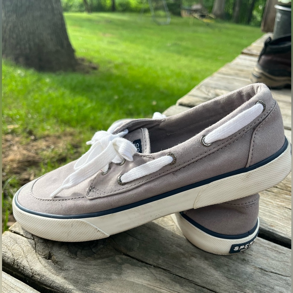 Women’s SPERRY Boat Shoe Loafers, gray w/white laces, very gently used, sz 7 - Picture 5 of 8